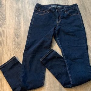 Old Navy Rockstar Mid-Rise Jeans- Size 6